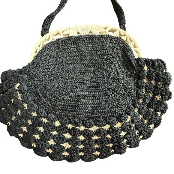 Vintage Crocheted Purse Handbag Circa 1940s. No Closing Mechanism Scalloped Edge - Picture 3 of 6